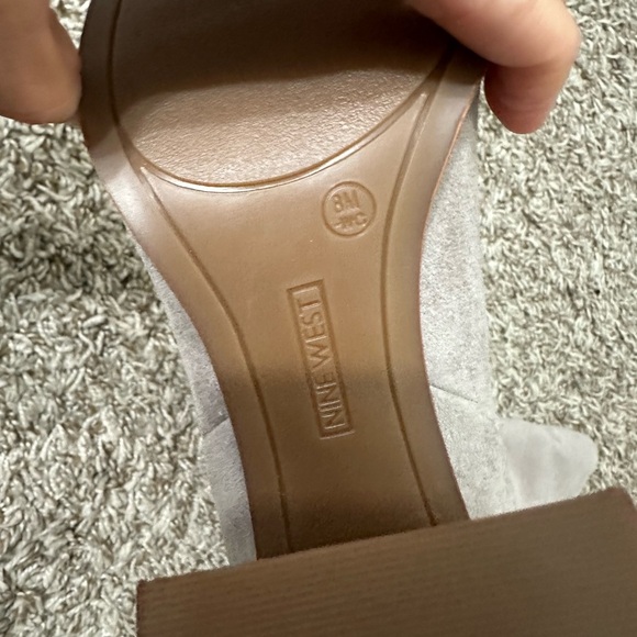 Nine West Women's Domaey Boots light Grey Slouch Suede block Heeled Boots Sz 8 - Picture 7 of 9